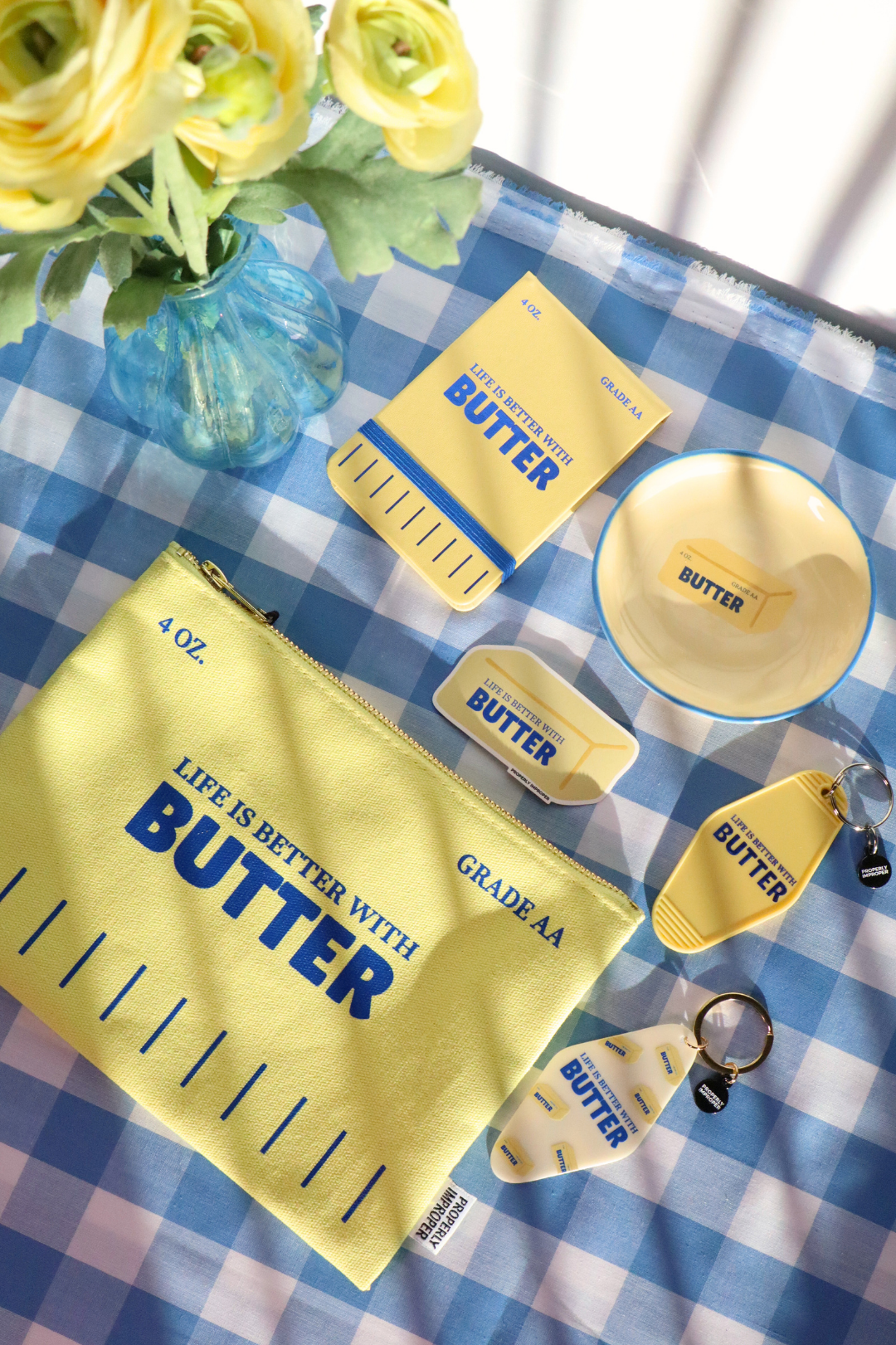 Round Trinket Tray Butter with Blue Rim