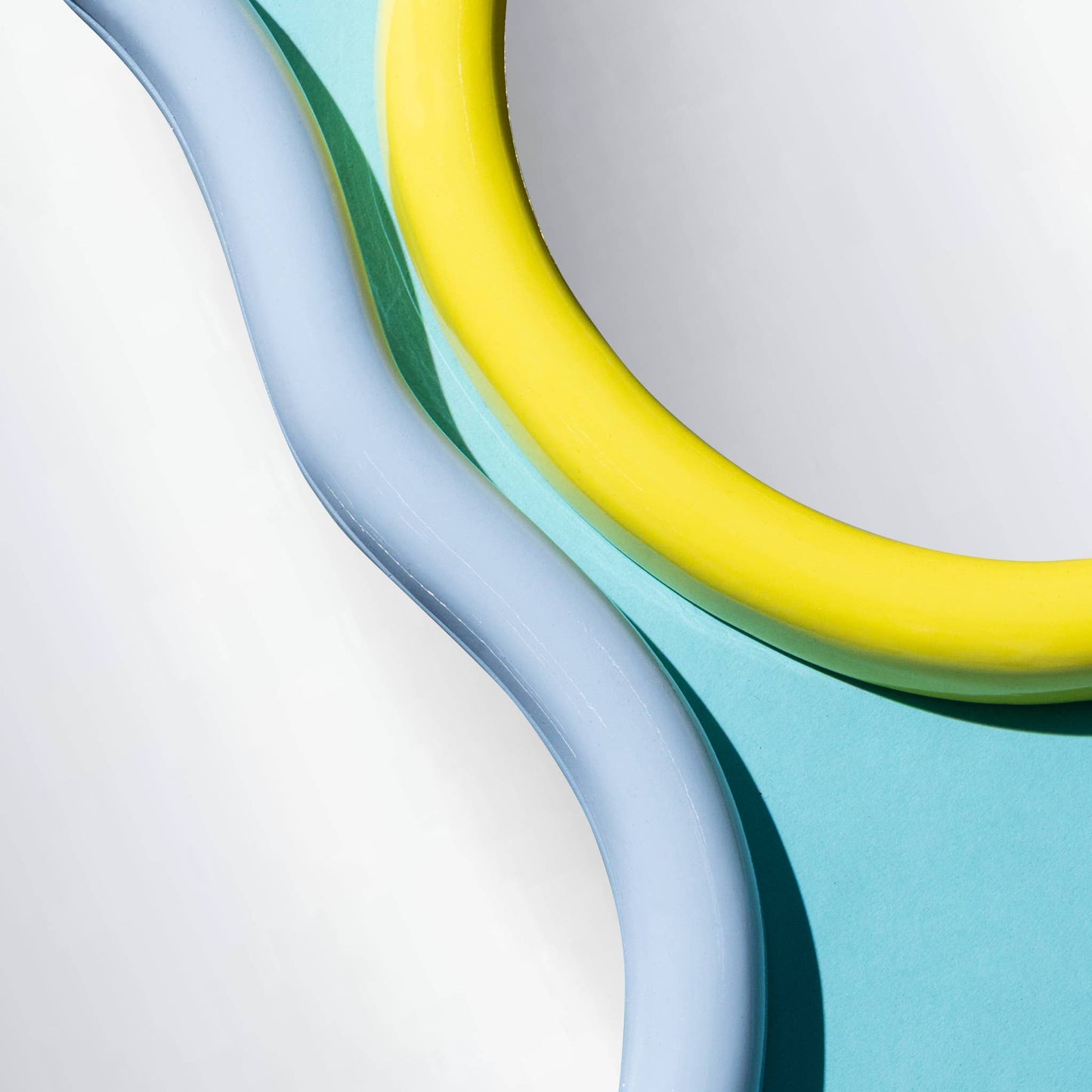 The Waldorf - Oval Mirror gloss - Light Blue