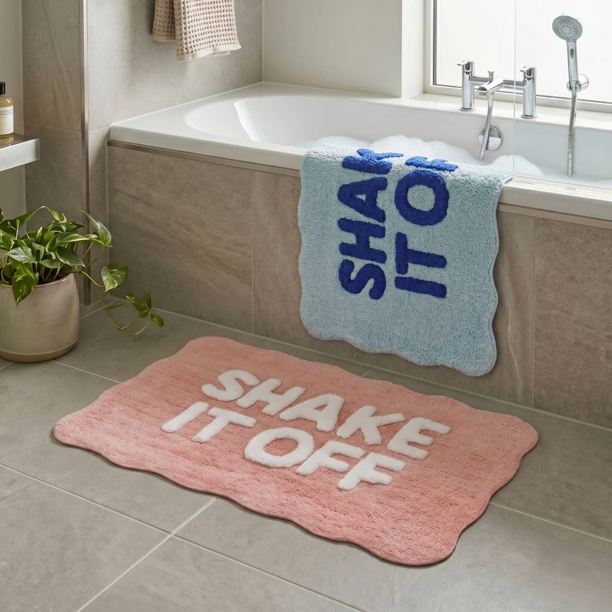 Shake It Off Slogan Bath Mat - Fun Scallop Rug