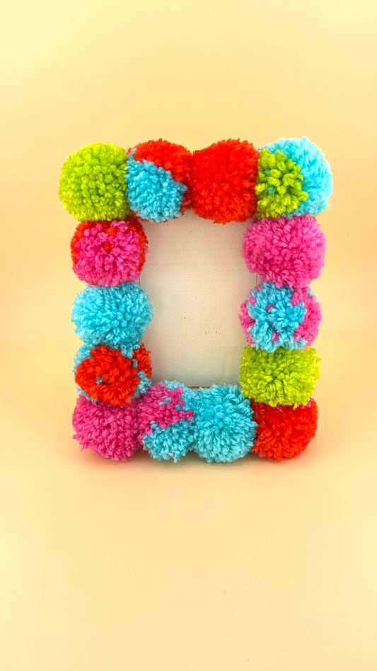 Pom Pom Picture Frame | 4x6