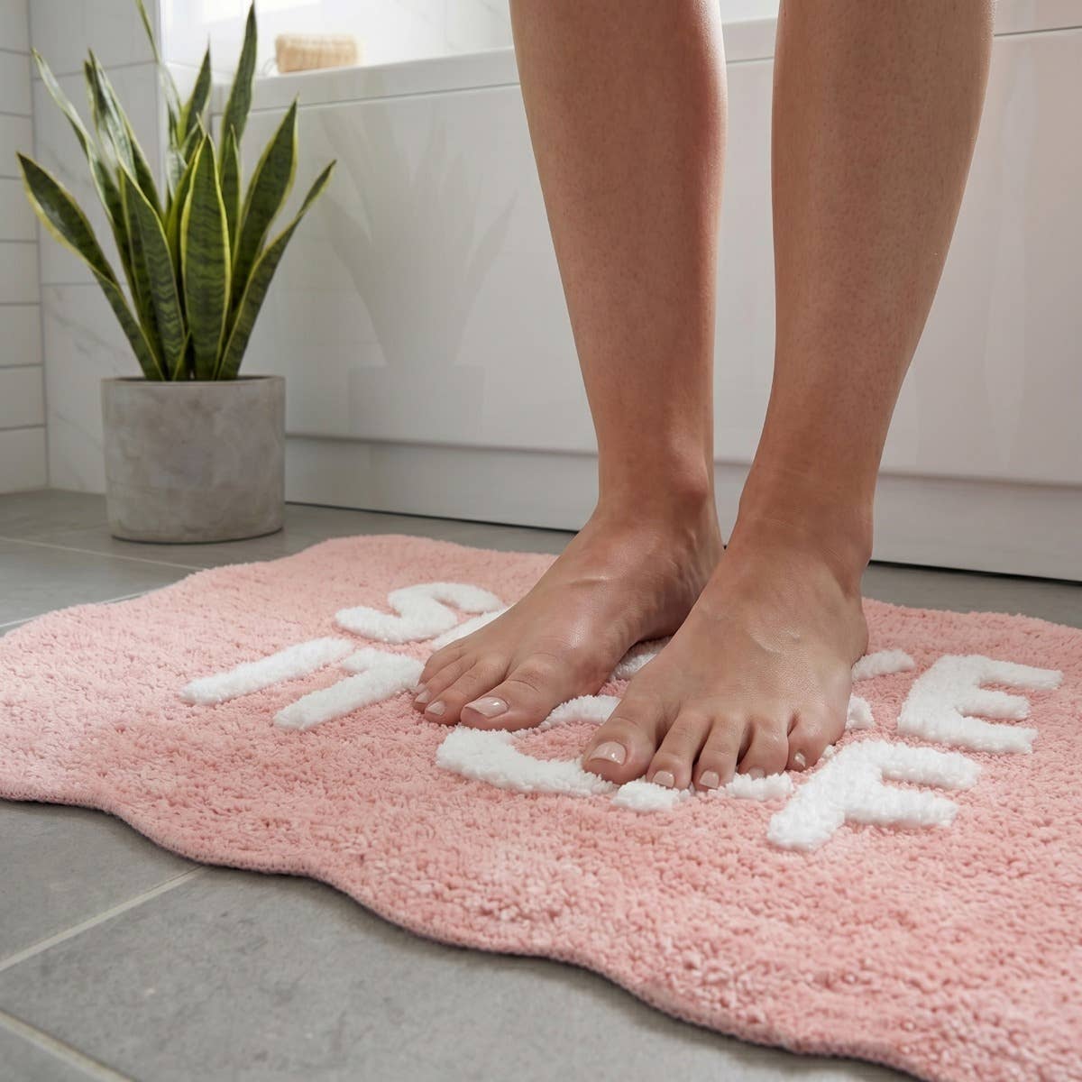 Shake It Off Slogan Bath Mat - Fun Scallop Rug