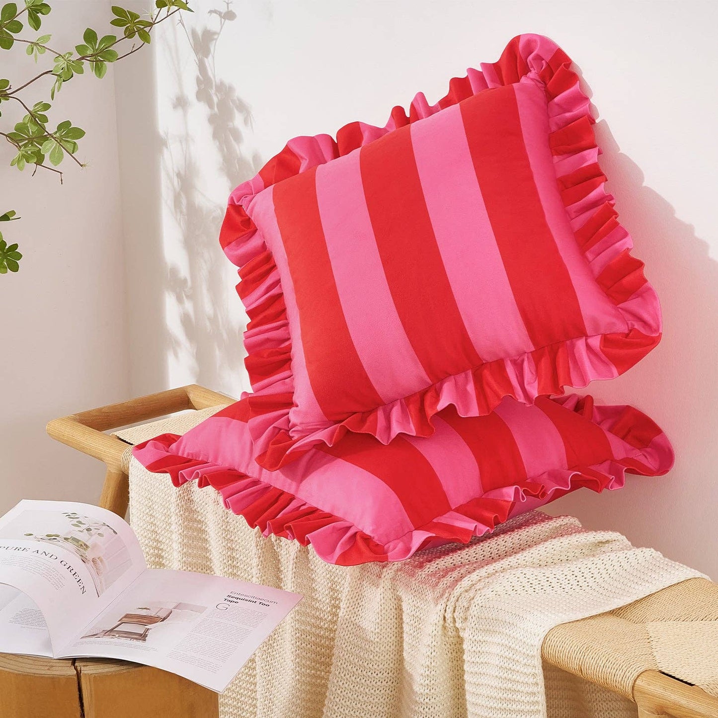 Quetzal Pillow - Hot Pink/Red