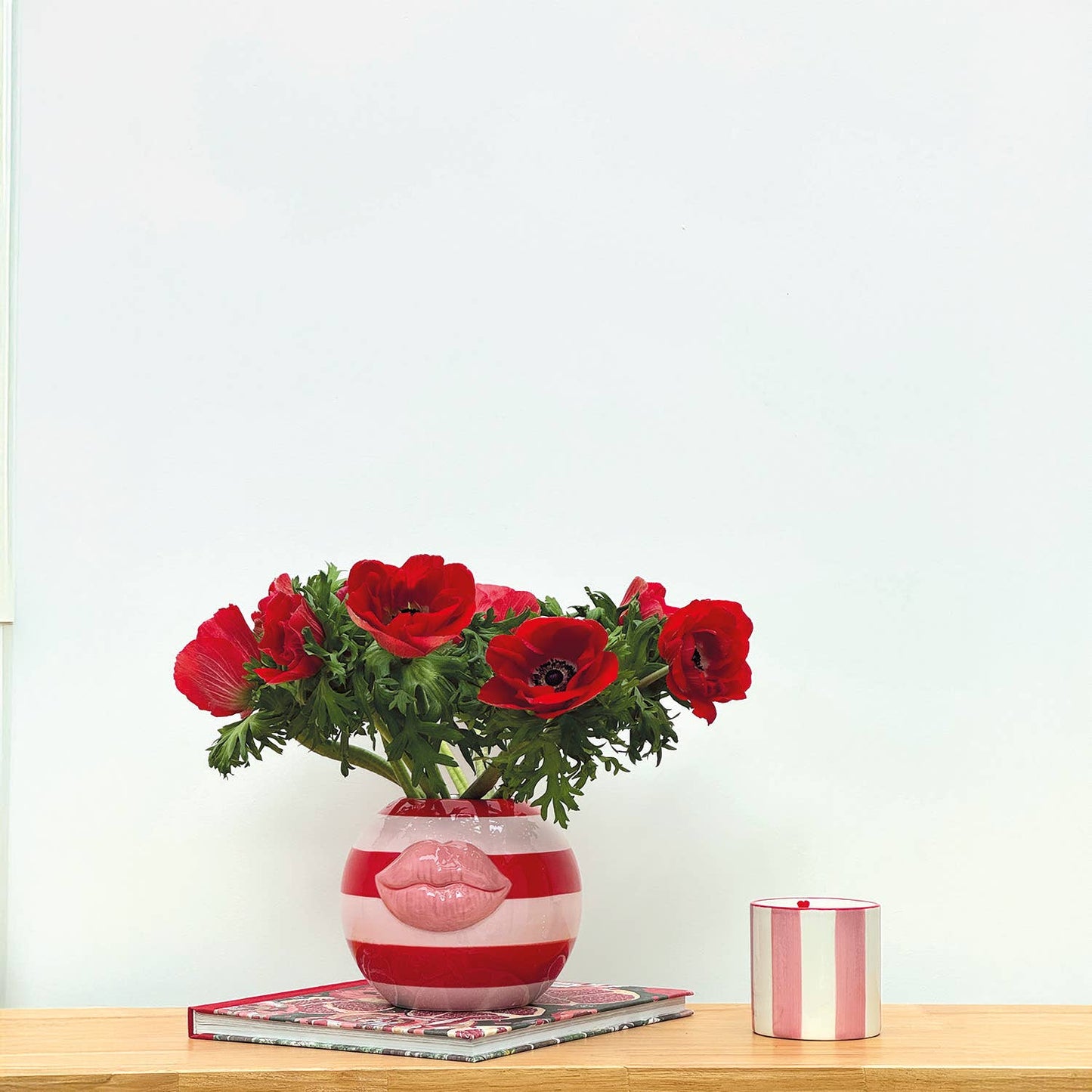 Kiss pink vase L15.5 D15 H12.3 cm