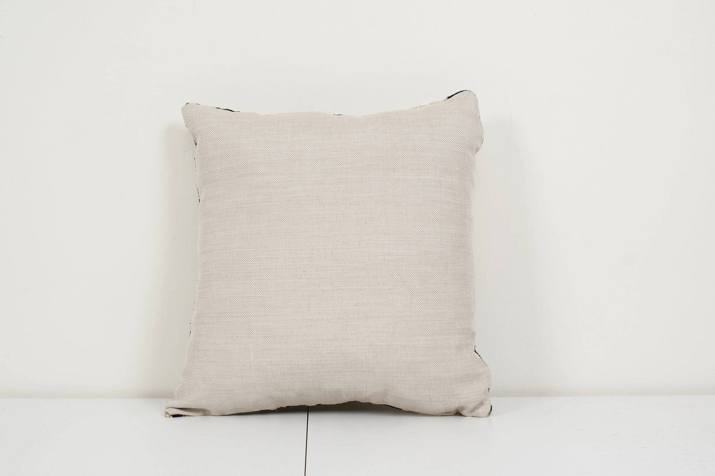 16" x 16" Ikat Eye Lumbar Pillow Cover - Silk Ikat Velvet Pi