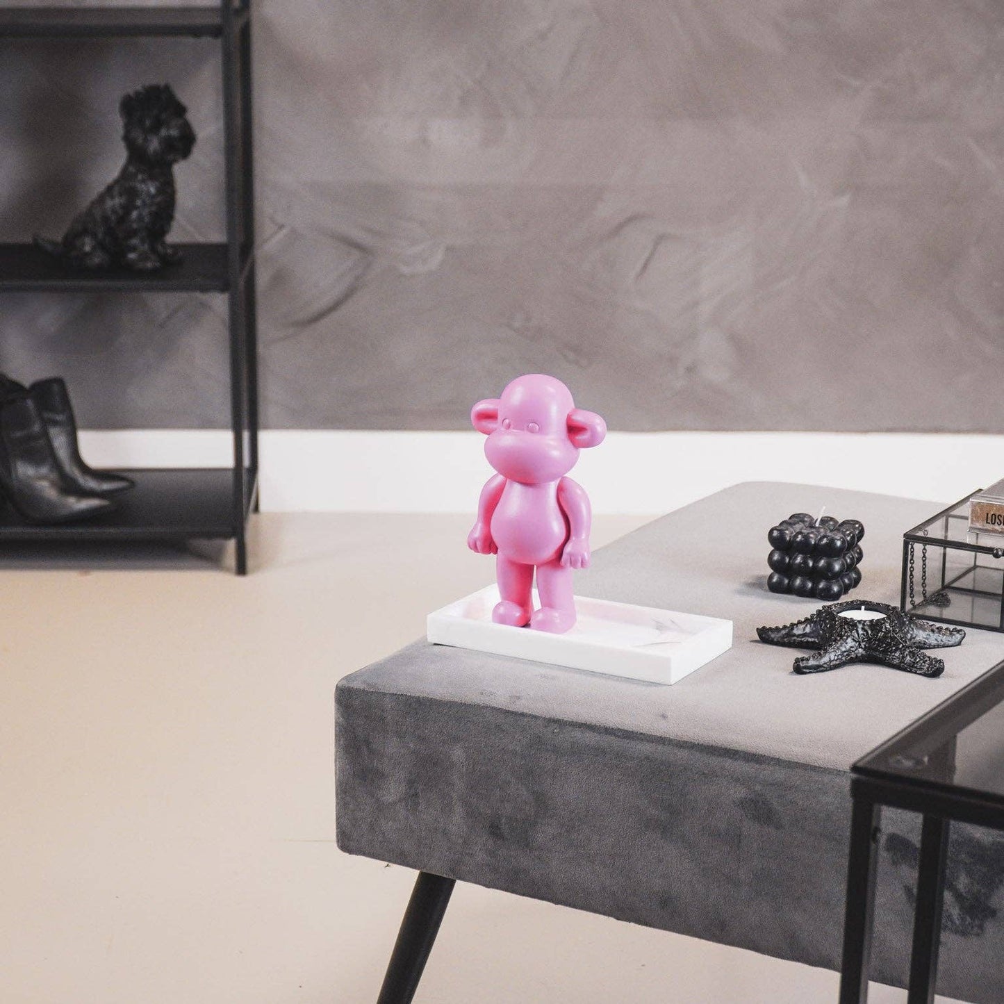 Figurine - Monkey Figurine 'The Legend' - Polyresin - Pink - 11x7x19cm