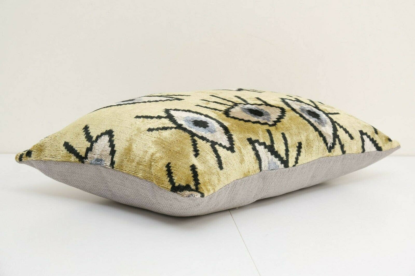16" x 24" Ikat Eye Pillow Pillow Cover - Silk Ethnic Velvet