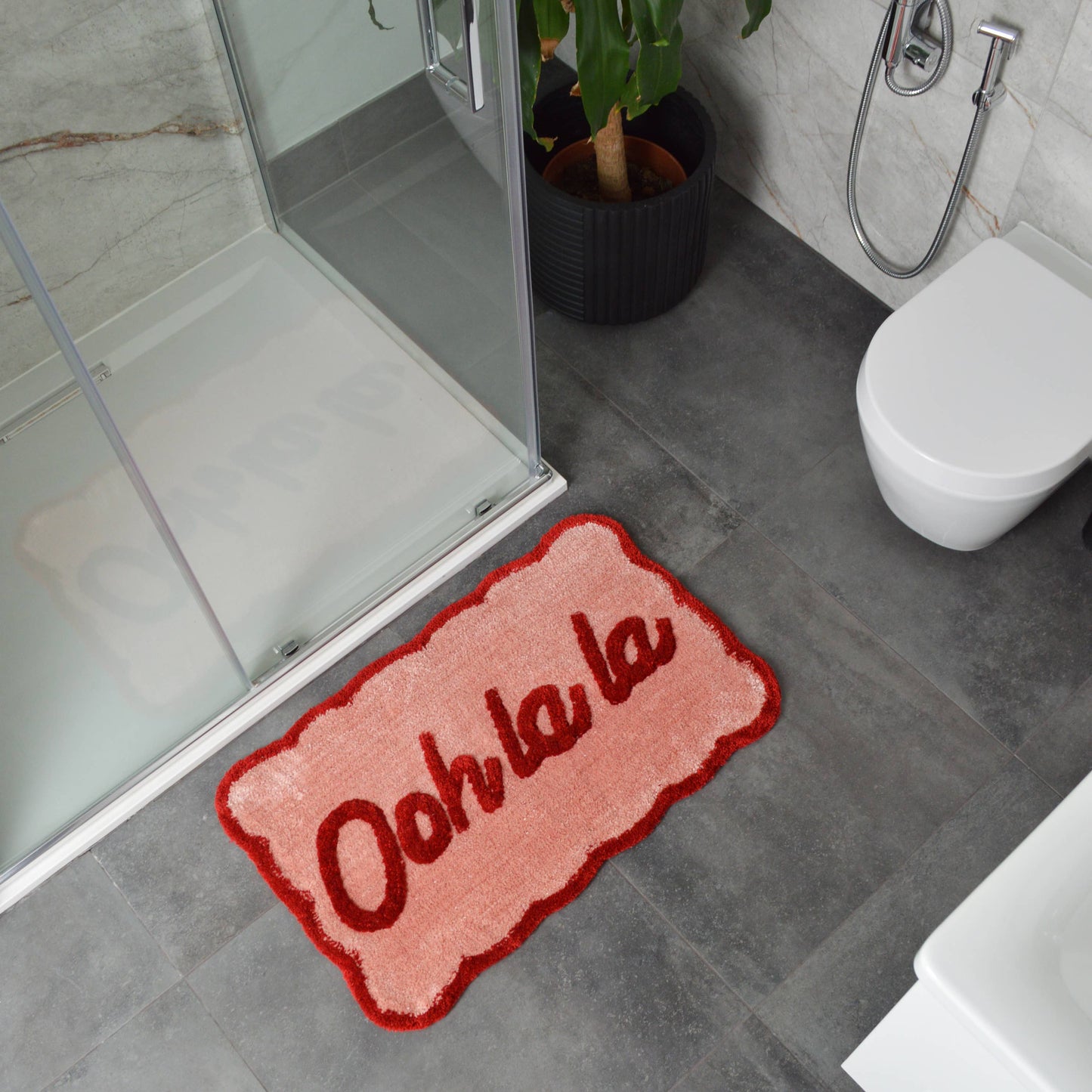 Ooh La La Slogan Scallop Bath Mat Non Slip - Scalloped Rug